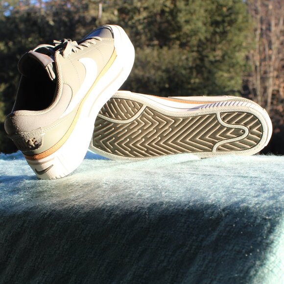 NWOT Nike Court Legacy Lift Leather Sage Green & White Platform Sneakers Size 11 - Picture 11 of 13